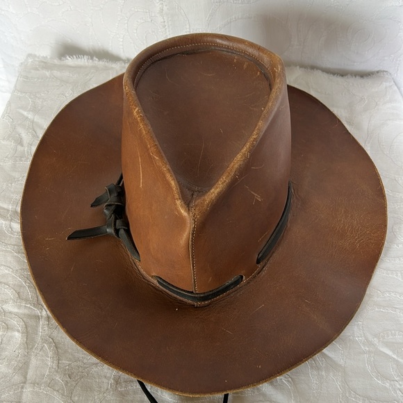 Vintage brown leather cowboy hat. Handmade. Size M. Black leather tie roping.